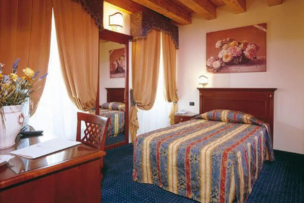 Hotel Villa Dei Carpini Oderzo Ngoại thất bức ảnh